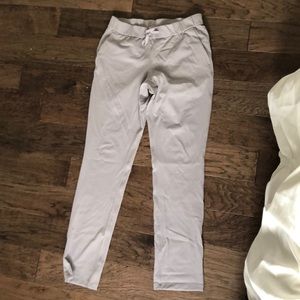 greyish lululemon on the fly pant from